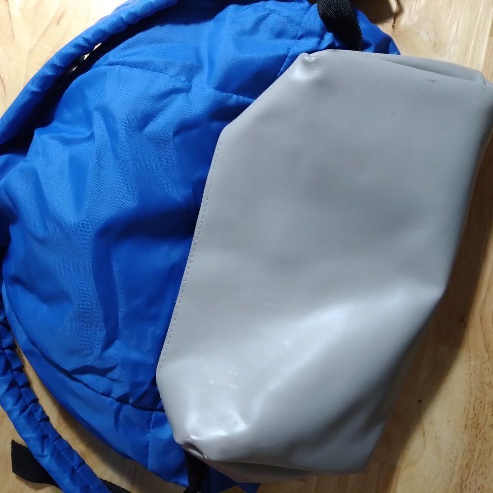Vintage Eastpak Vinyl Bottom Backpack USA - Picture 6 of 7